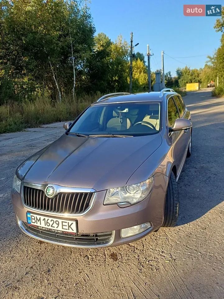 Skoda Superb 2013 photo 2