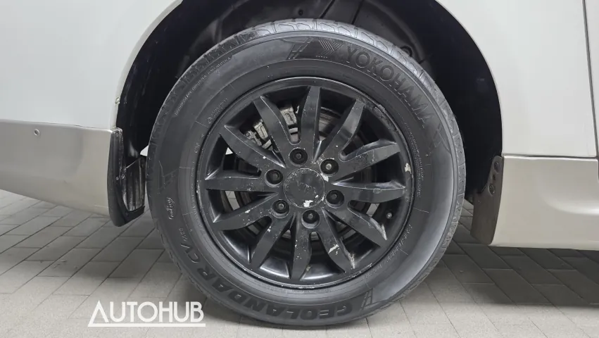Kia Carnival 2013 photo 5