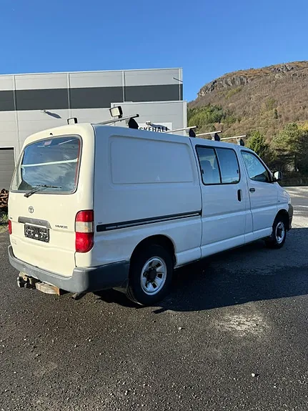 Toyota Hiace 2008 photo 3