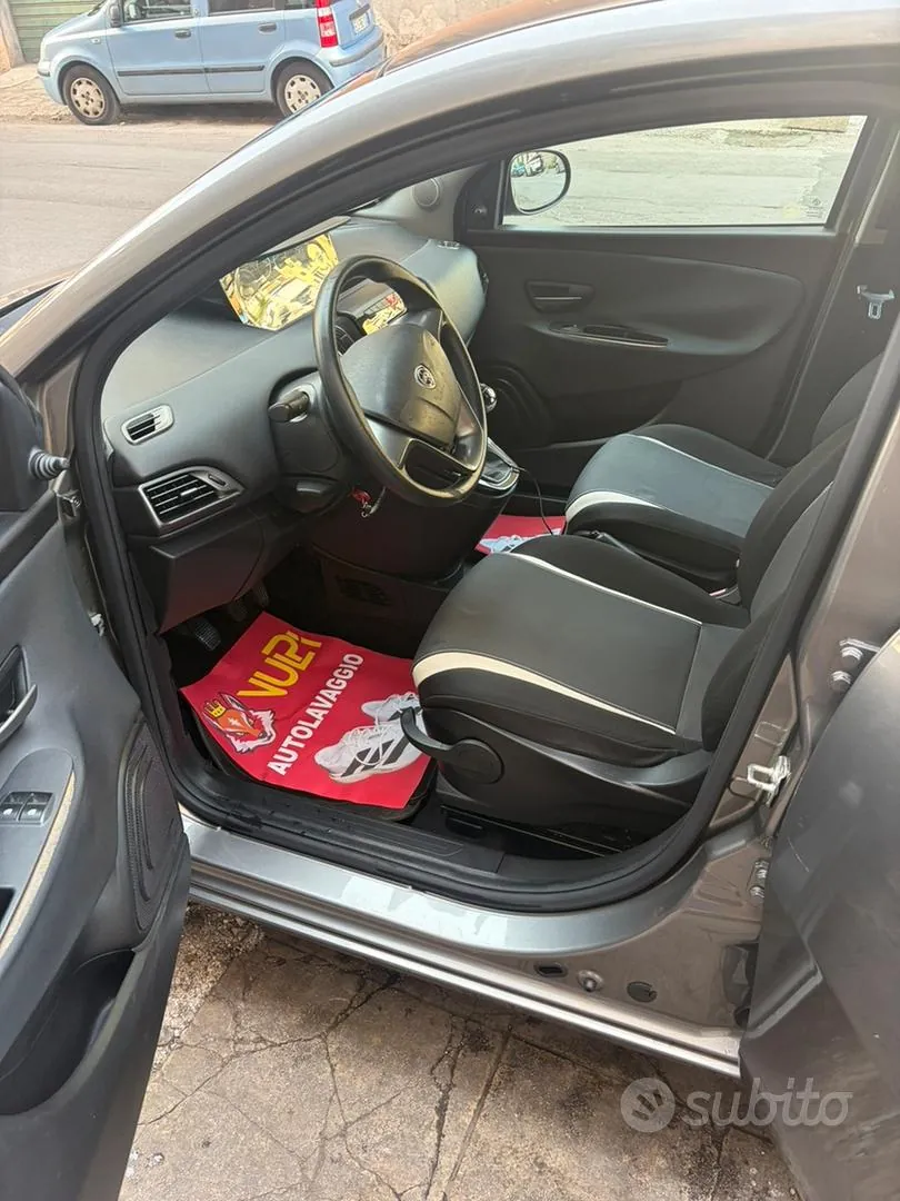 Lancia Ypsilon 2014 photo 4