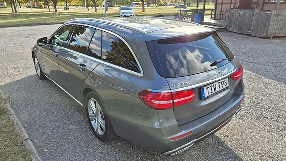 Mercedes-Benz E-Class 2017 photo 3