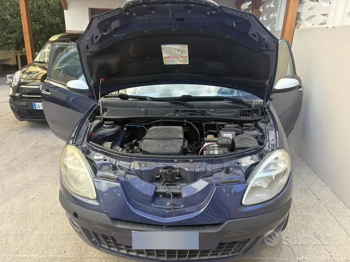 Lancia Ypsilon