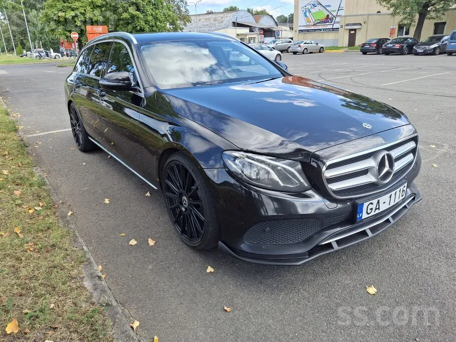 Mercedes-Benz E220 2018 photo 2