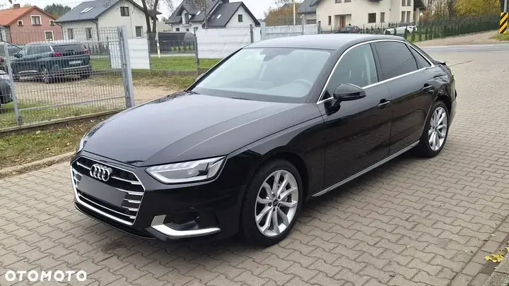 Audi A4 2023 photo 2