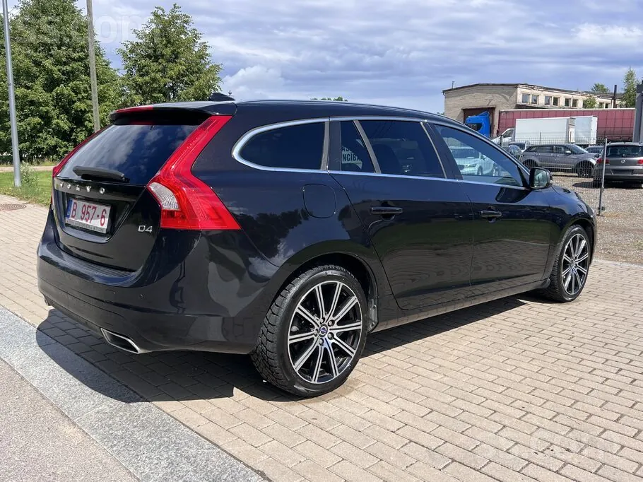 Volvo V60 2017 photo 4