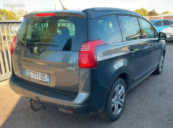 Peugeot 5008 2012 photo 3