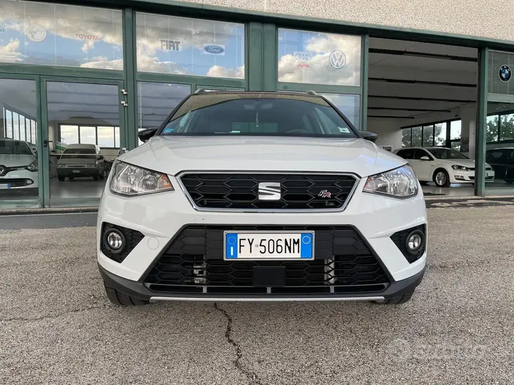 Seat Arona 2019 photo 2