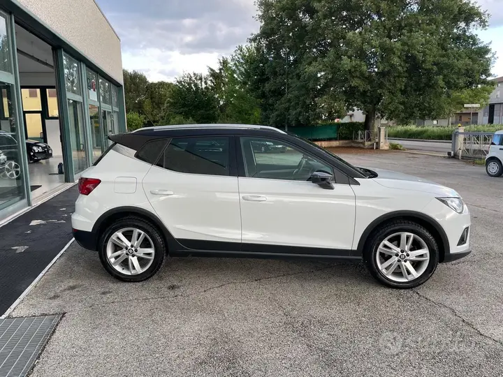 Seat Arona 2019 photo 4