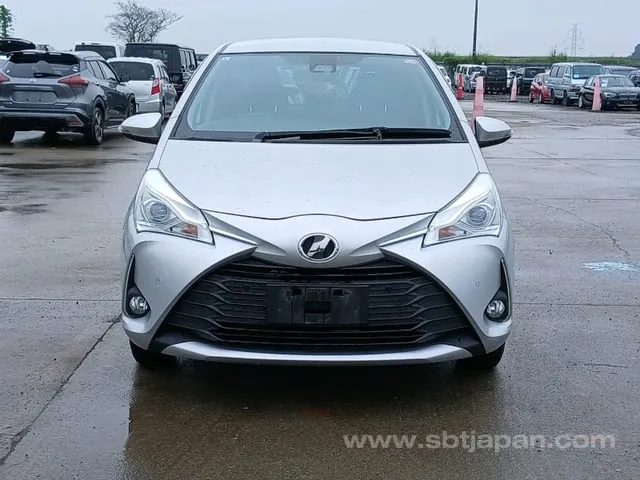 Toyota Vitz 2019 photo 2