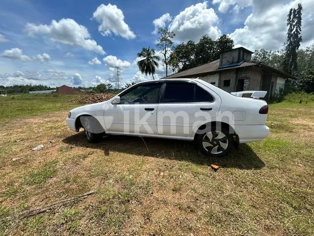 Nissan Sunny 1994 photo 5