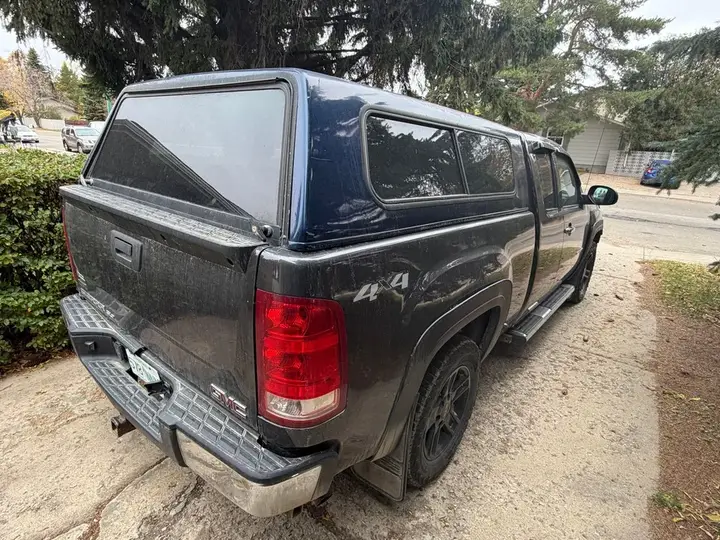 GMC Sierra 1500 2011 photo 2