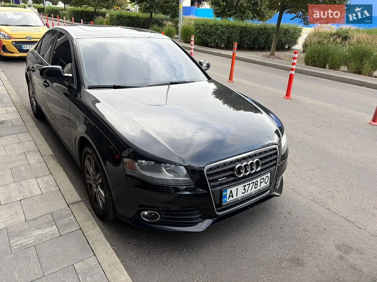 Audi A4 2010 photo 2