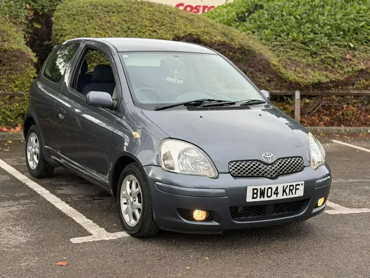 Toyota Yaris 2004 photo 3
