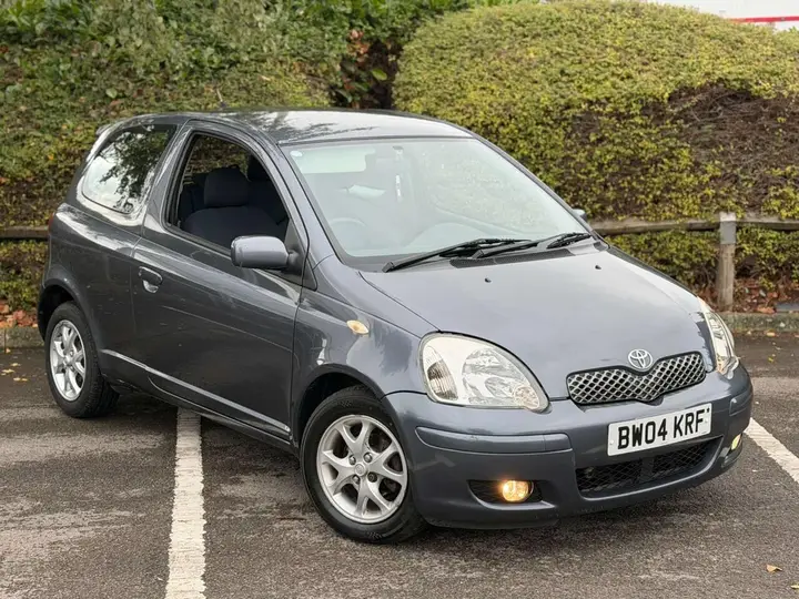 Toyota Yaris 2004 photo 2
