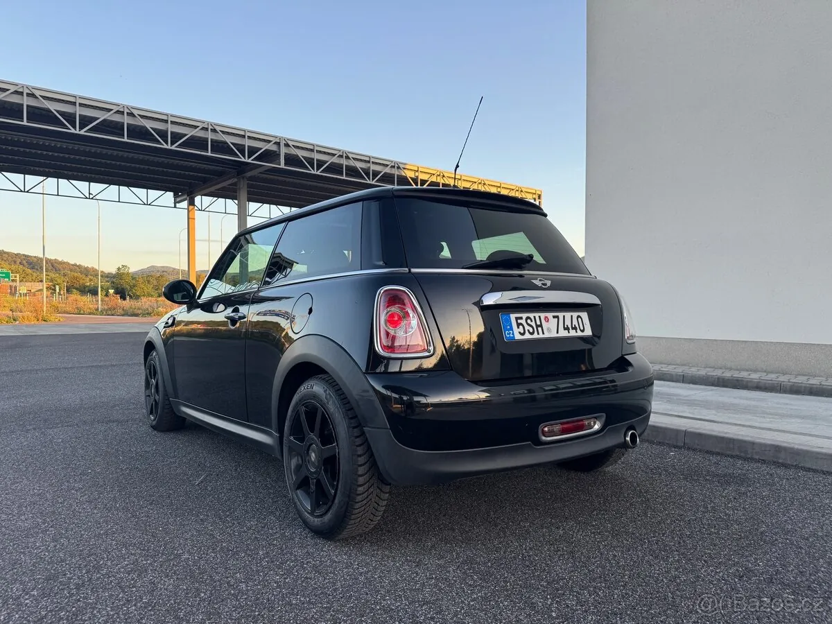 Mini One 2011 photo 4