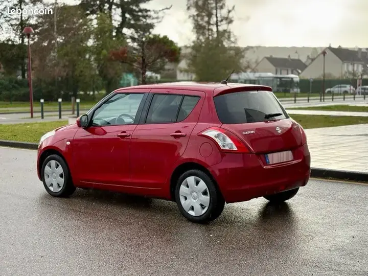 Suzuki Swift 2010 photo 4
