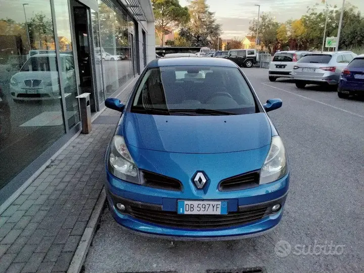 Renault Clio 2006 photo 3