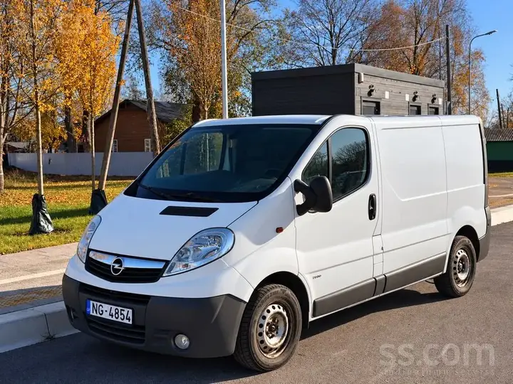 Opel Vivaro 2011 photo 2