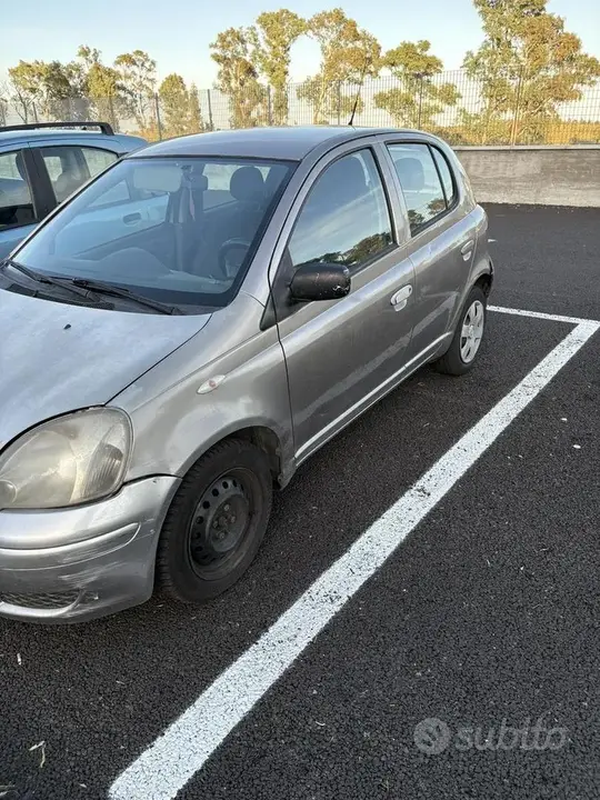 Toyota Yaris 2005 photo 2