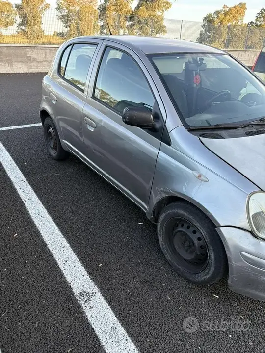 Toyota Yaris 2005 photo 3
