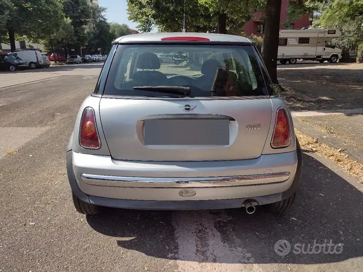 Mini One 2002 photo 4