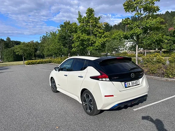 Nissan Leaf 2018 photo 2