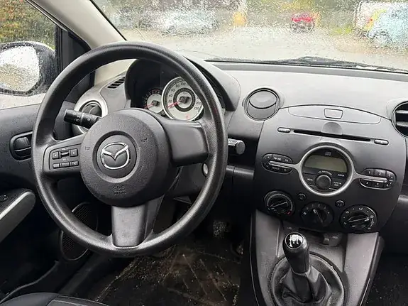 Mazda 2 2008 photo 4