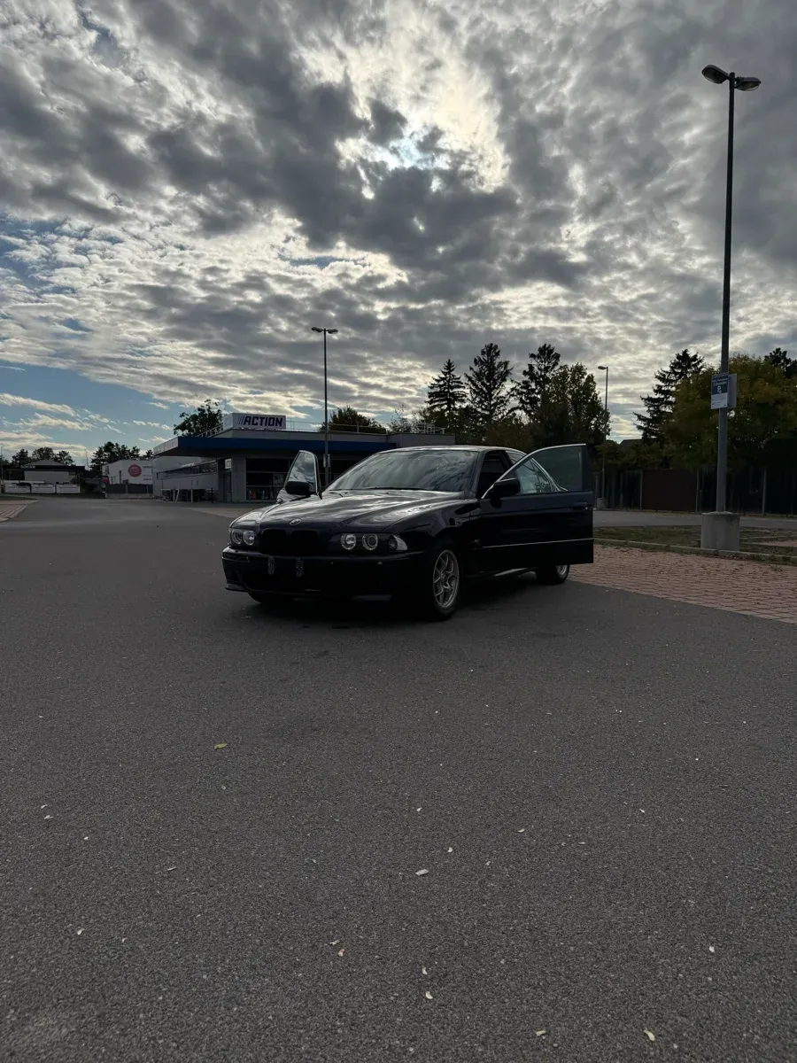 BMW 5 Series 2000 photo 2