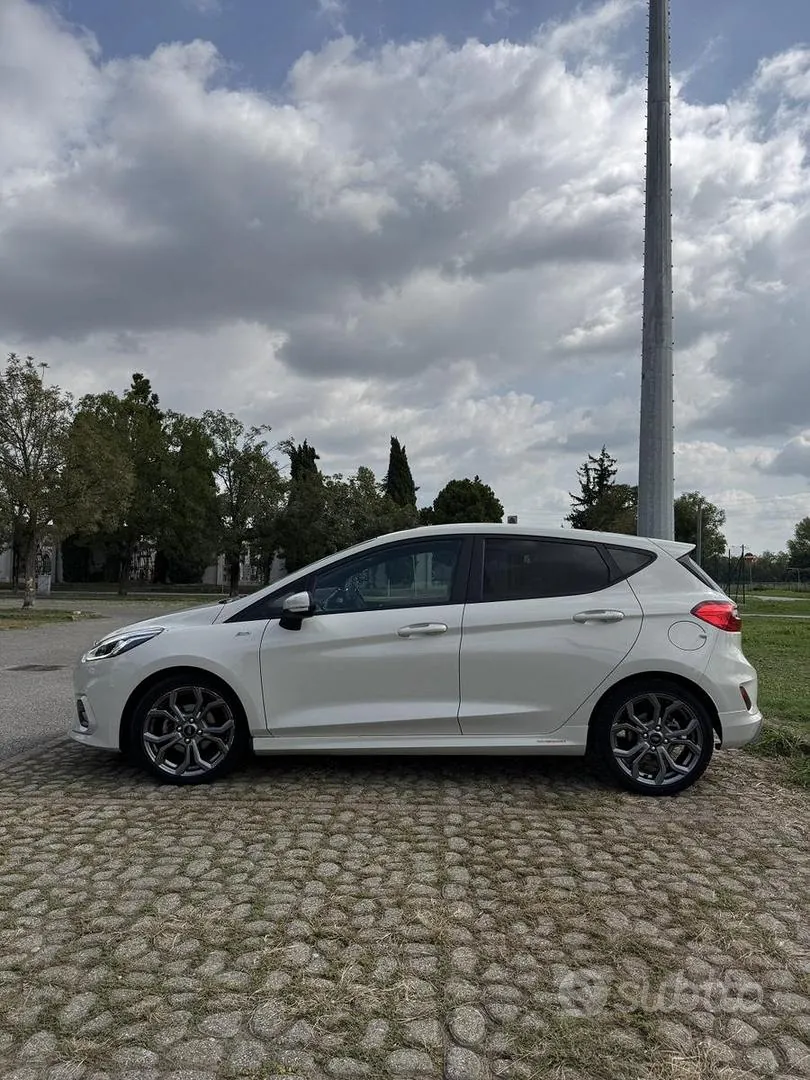 Ford Fiesta 2021 photo 2