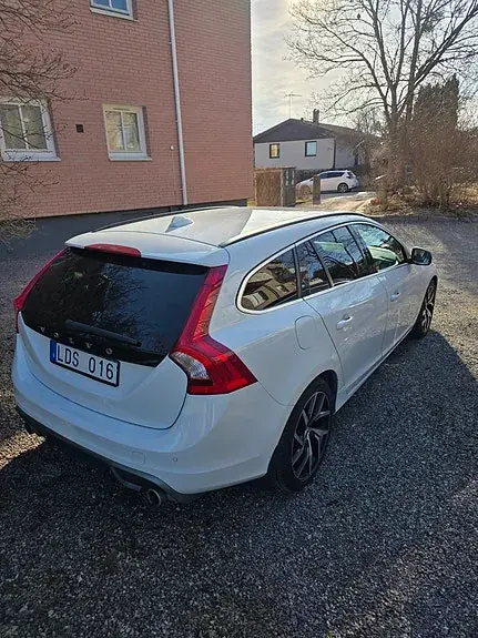Volvo V60 2011 photo 3