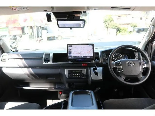 Toyota Hiace Wagon 2023 photo 2