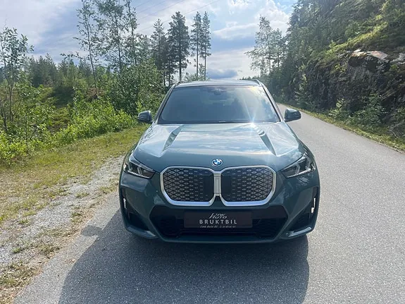BMW Ix1 2026 photo 2