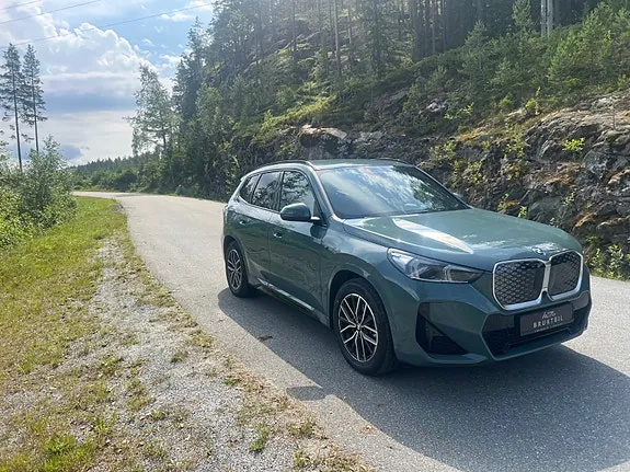 BMW Ix1 2026 photo 3