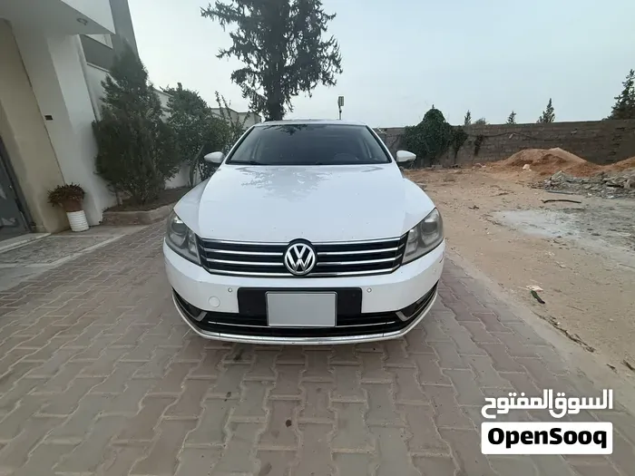 Volkswagen Passat 2013 photo 2
