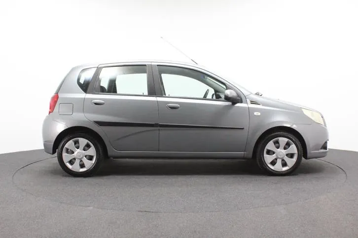 Chevrolet Aveo 2010 photo 3