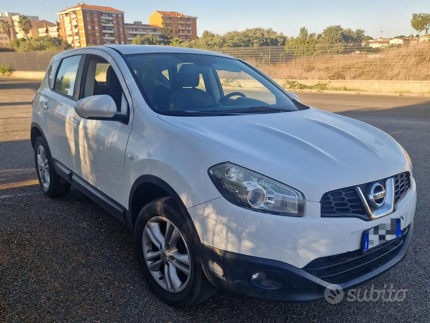 Nissan Qashqai 2012 photo 2