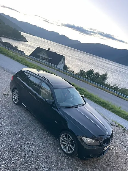 BMW 320D 2010 photo 3