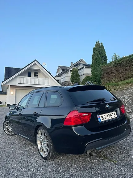BMW 320D 2010 photo 4