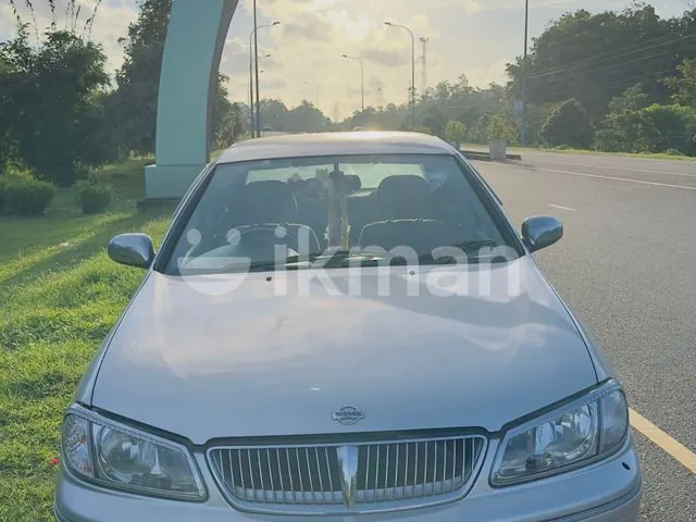 Nissan Sunny 2000 photo 2