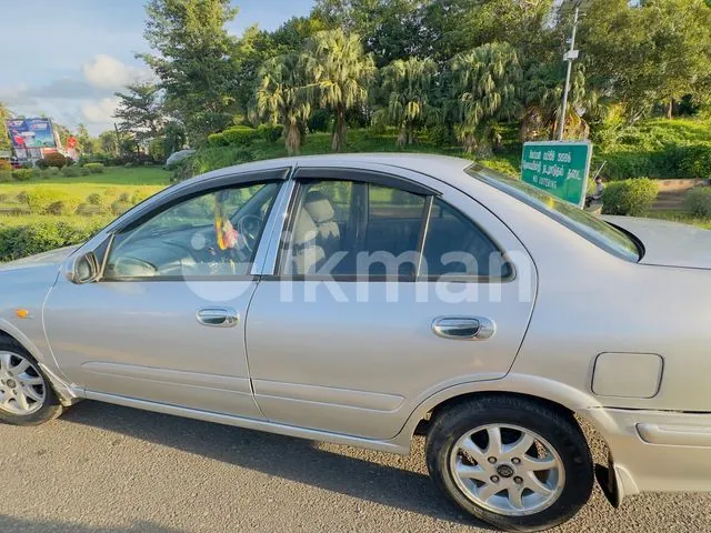Nissan Sunny 2000 photo 4