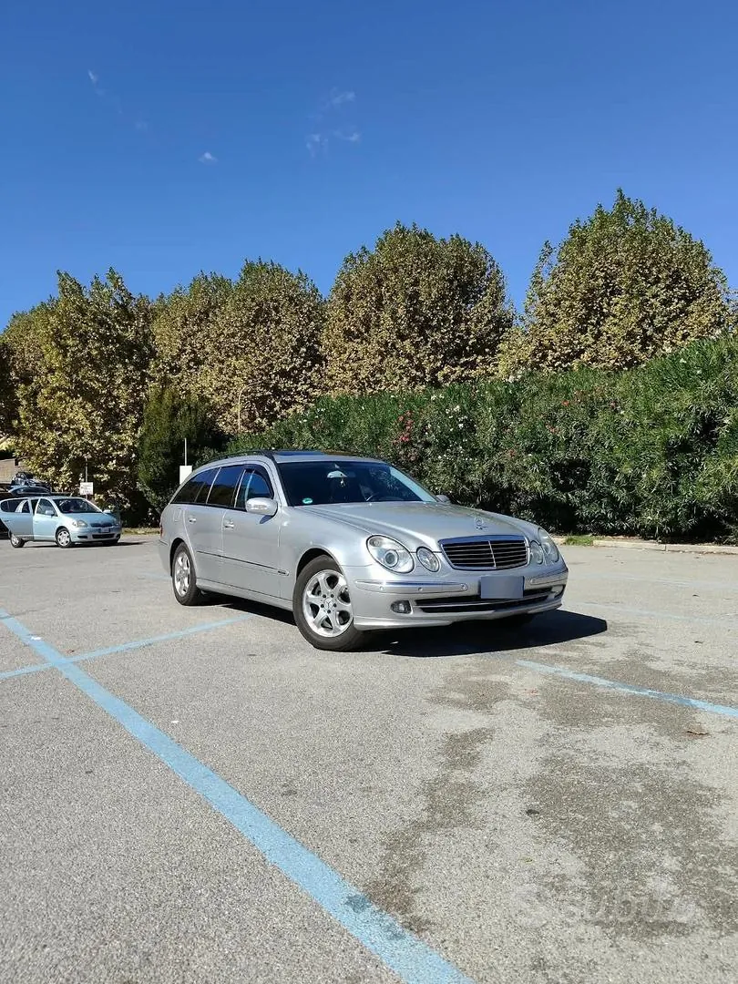 Mercedes-Benz E320