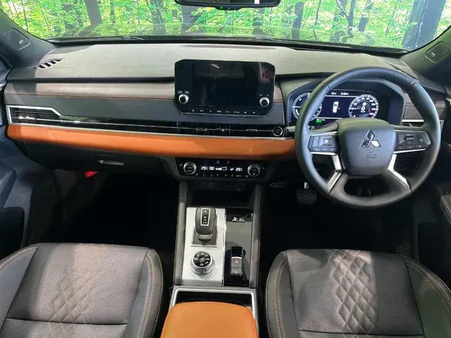 Mitsubishi Outlander 2022 photo 2