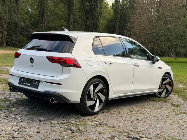 Volkswagen Golf 2023 photo 3