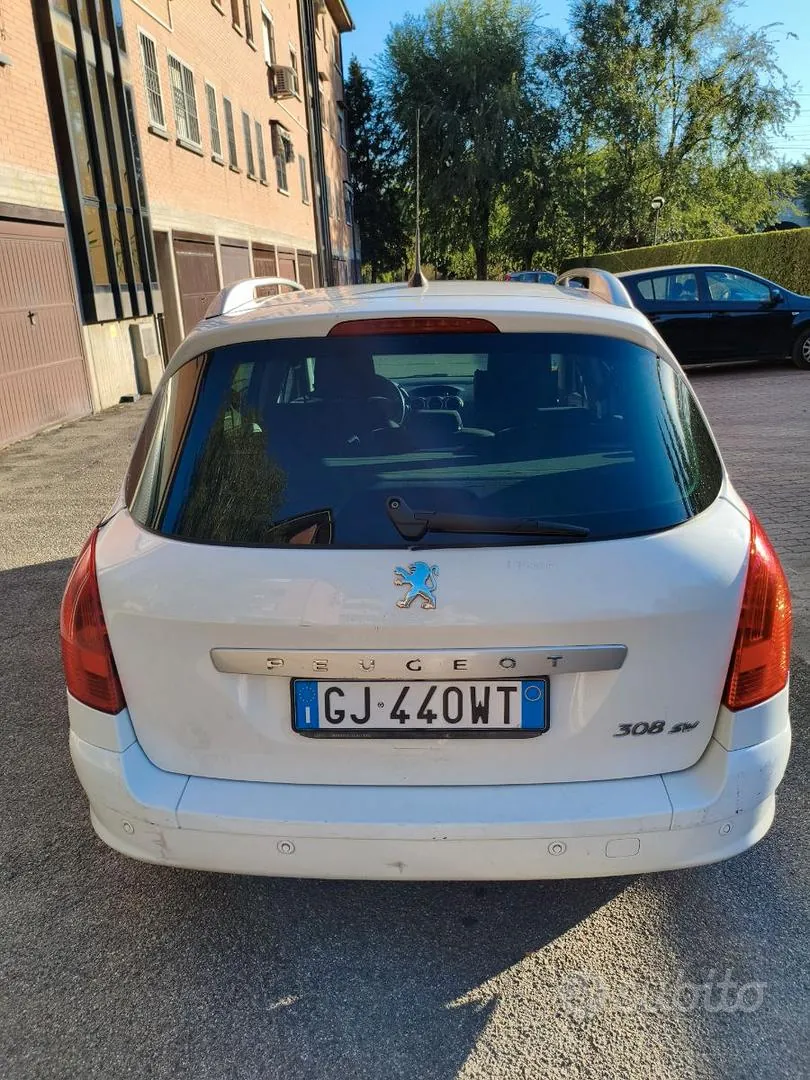 Peugeot 308 2010 photo 3
