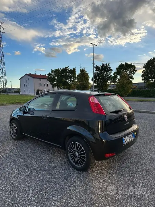 Fiat Grande Punto 2015 photo 3