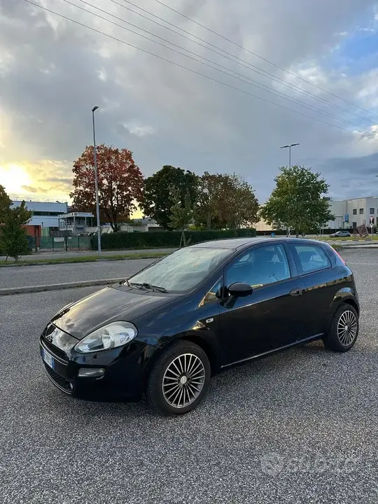 Fiat Grande Punto 2015 photo 2