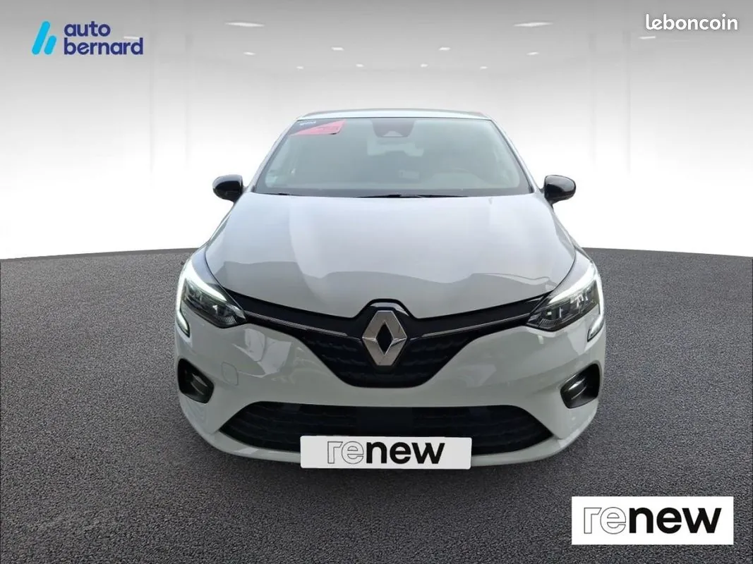 Renault Clio 2023 photo 2