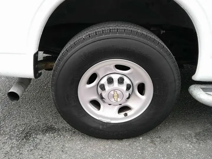 Chevrolet Express 2024 photo 5
