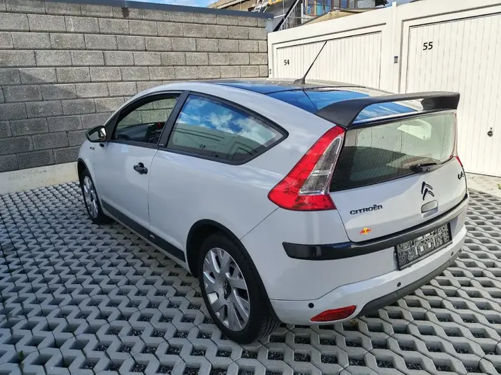 Citroen C4 2010 photo 2