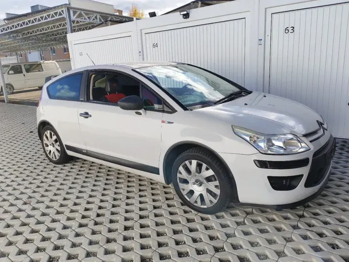 Citroen C4 2010 photo 3
